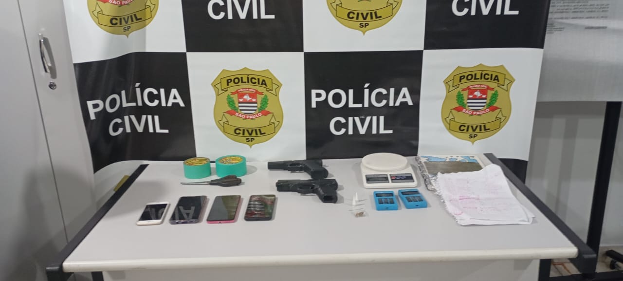 Foto 4 de 8 — Megaoperação prende três e apreende armas e drogas em Américo Brasiliense